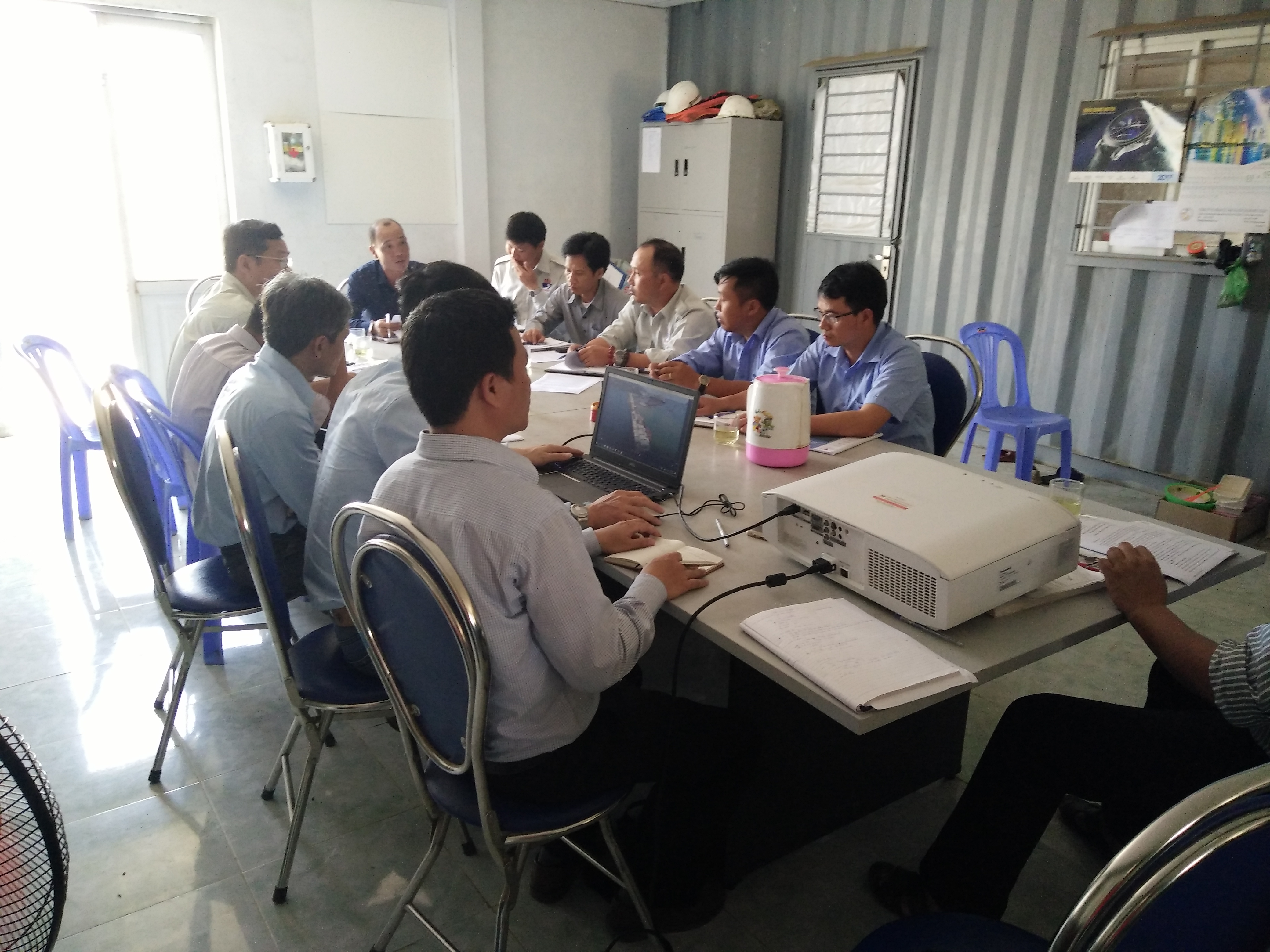 Họp giao ban tháng 4-2017